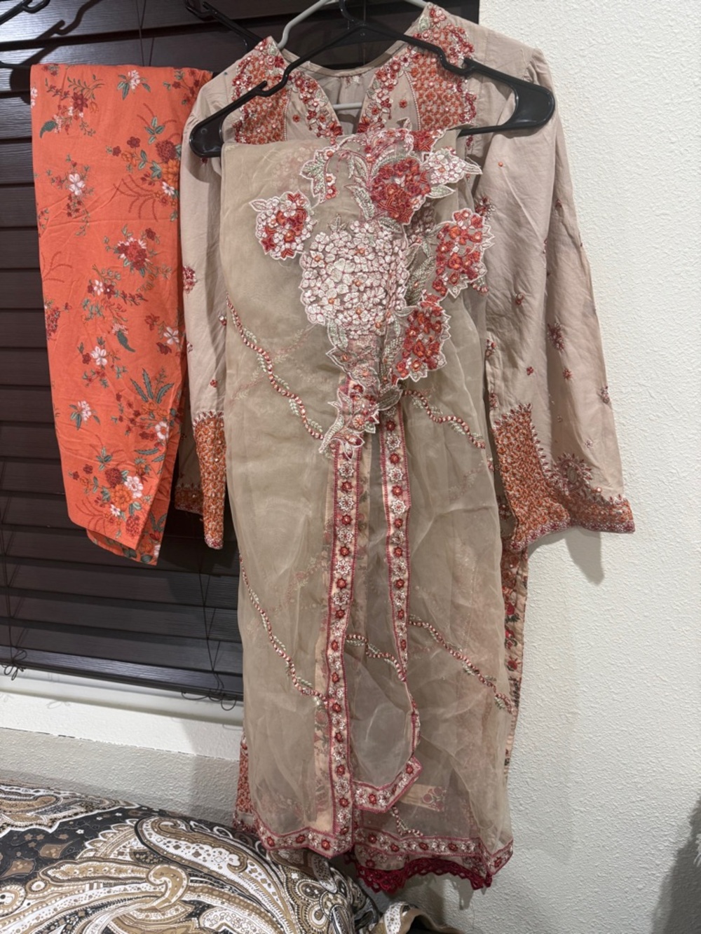Elegant Embroidered Pink Dress - Picture 6 of 9